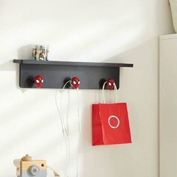 Marvel Spiderman Child’s Decorative Wall Shelf with Hooks NWT #2 - Picture 4 of 7
